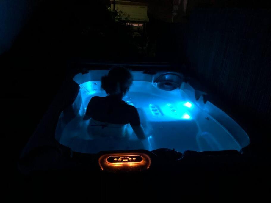Logement Dans Un Lieu Calme Et Verdoyant A Proximite De Tout Avec Jacuzzi!!! 바스테르 외부 사진