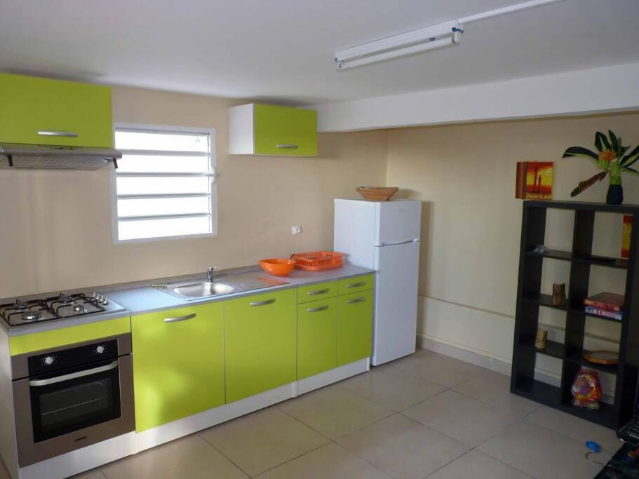 Logement Dans Un Lieu Calme Et Verdoyant A Proximite De Tout Avec Jacuzzi!!! 바스테르 외부 사진